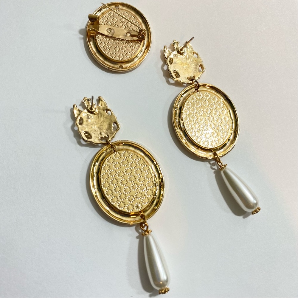 2 Piece Set Baroque Gold Plated Girl Pearl Fine Art Print Oval Brooch & … - Picture 2 of 11